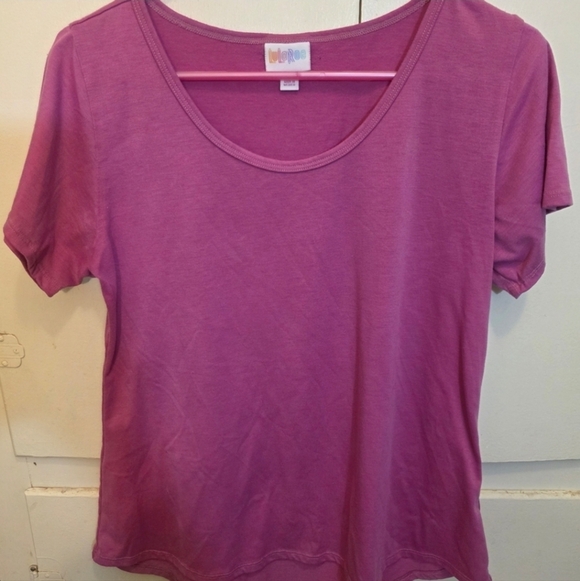 LuLaRoe Classic T-Shirt in Fuschia Pink - Size Medium - Picture 2 of 3